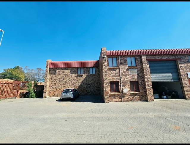 302M² WAREHOUSE FOR SALE IN KYA SANDS